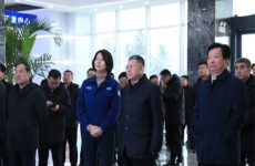 山東省副省長周立偉一行蒞臨煙臺金正環?？疾煺{研